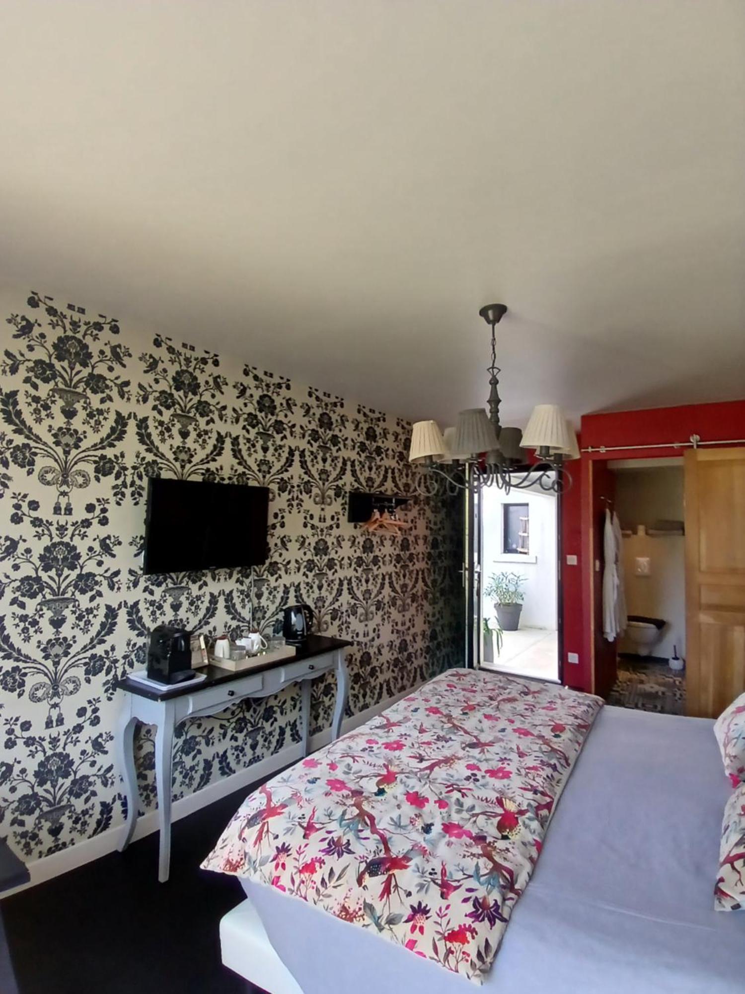 Au Gre Des Vents Bed & Breakfast *